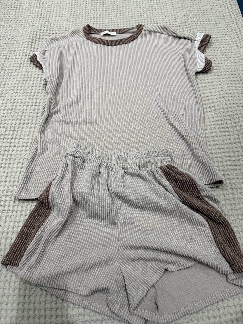 Lovely Melody Beige Lounge Set with Brown Trim